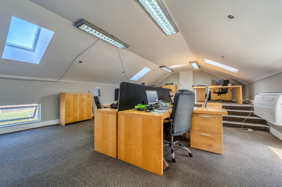 To Let commercial Property for Rent in Lemoenkloof Western Cape